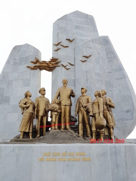 Tượng Đài Chủ Tịch Hồ Chí Minh với Nhân Dân Quảng Bình