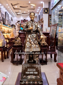 Tượng Trần Quốc Tuấn Khảm Tam Khí