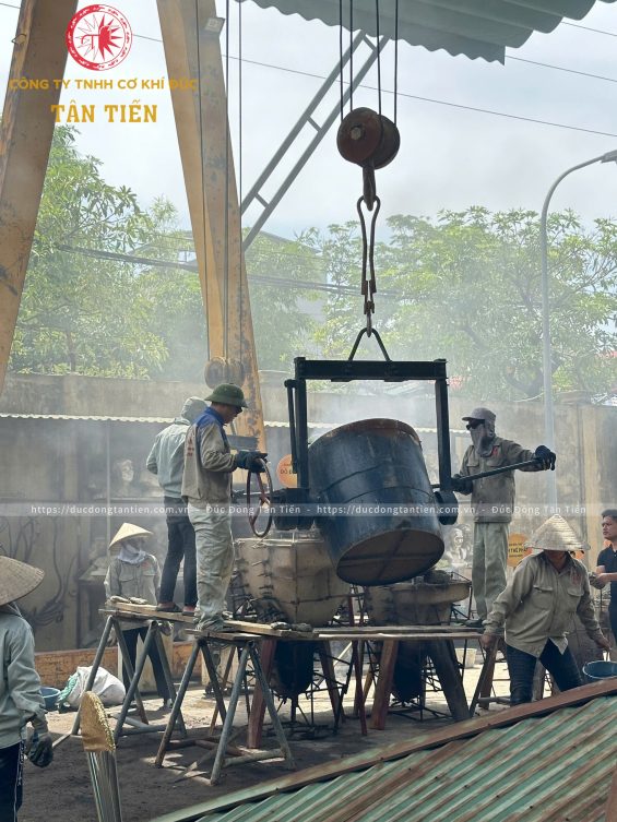 ĐÚC ĐỒNG TÂN TIẾN – VINH DỰ ĐỒNG HÀNH CÙNG TẬP ĐOÀN T&T VÀ NGÂN HÀNG SHB
