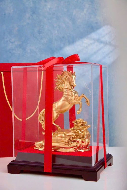 TƯỢNG NGỰA PHONG THUỶ DÁT VÀNG NĂM 2026 