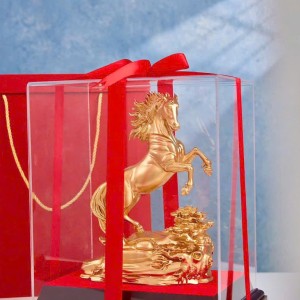 Tượng Ngựa Phong Thủy Dát Vàng Năm 2026
