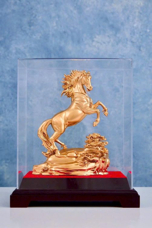 TƯỢNG NGỰA PHONG THUỶ DÁT VÀNG NĂM 2026