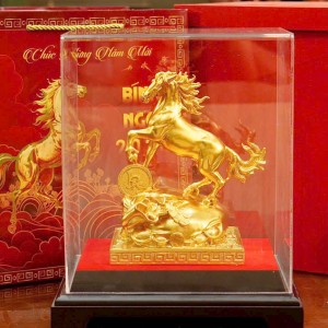 Tượng Ngựa Phong Thuỷ Dát Vàng Năm 2026 Mẫu 2