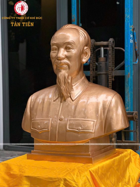 Tượng Bác Hồ bán thân đúc bằng Đồng