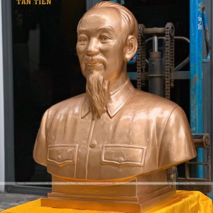 Tượng Bác Hồ Bán Thân