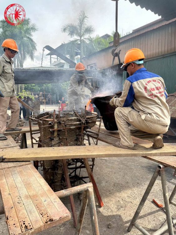 Thượng Tọa Thích Đức Thiện Và Lãnh Đạo Tập Đoàn T&T Tham Dự Lễ Đúc Tượng Phật Tại Đúc Đồng Tân Tiến