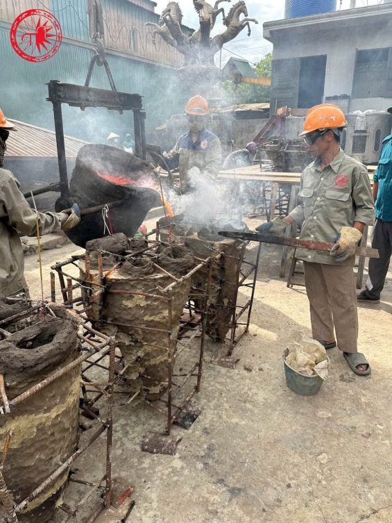 Thượng Tọa Thích Đức Thiện Và Lãnh Đạo Tập Đoàn T&T Tham Dự Lễ Đúc Tượng Phật Tại Đúc Đồng Tân Tiến